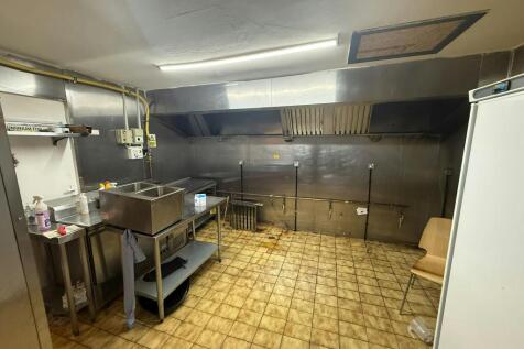 Kitchen 1.jpeg