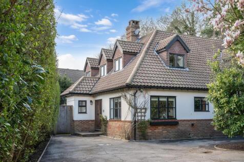 TUDOR COTTAGE- (31).jpg
