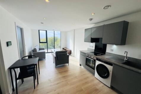 1-bed flat on Regent Plaza Block C, 84 Oldfield Road, Salford, M5, £1,075/mo