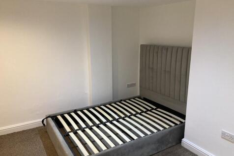 Flat 8 , 5-7 High Street photo 4