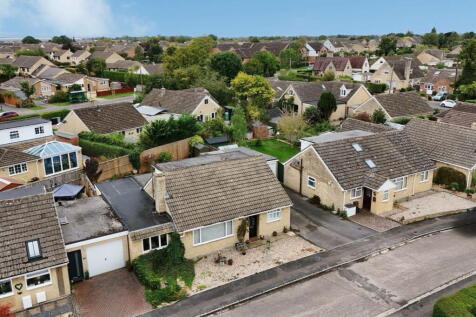 Carterton, OX18 - property photo