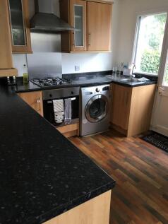 15 Diamond Avenue photo 4
