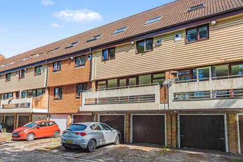 Flat 14, Atholl Court &amp; Garden, Kingsway Gardens, Andover, SP10 4BB