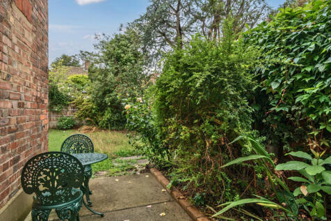 1348555-7-68b838f...