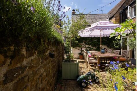 The Old Post Office, Hill Road