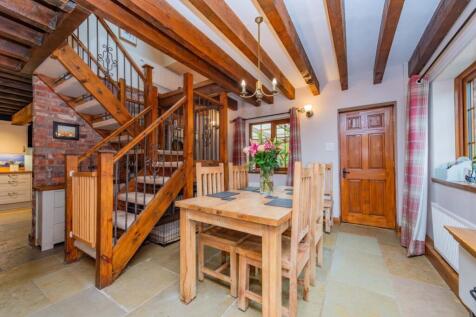 Dining EmilyDimelowEwemoveWhitchurchandNantwich