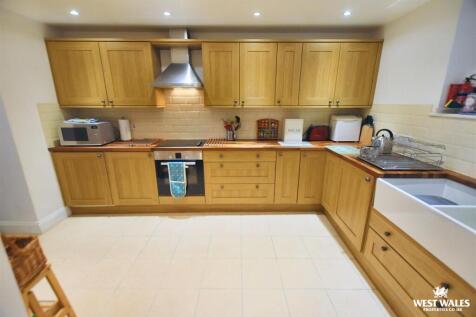 10 - 2025-11-17T124905.581.jpg