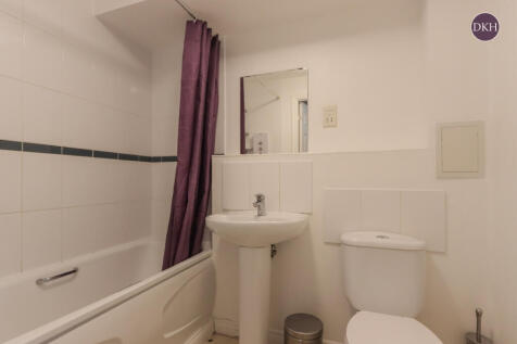 Observer Drive, Watford photo 3