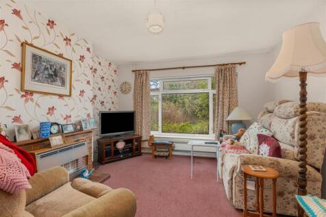 32 Chacombe Road, Middleton Cheney-5.jpg