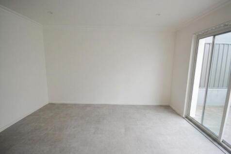 Duncombe Close, Bramhall, SK7 photo 4
