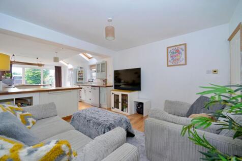 Alfold Road, Cranleigh, GU6 photo 4