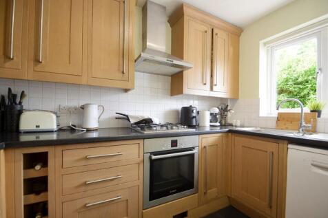 Robin Way, Staines-upon-Thames photo 4