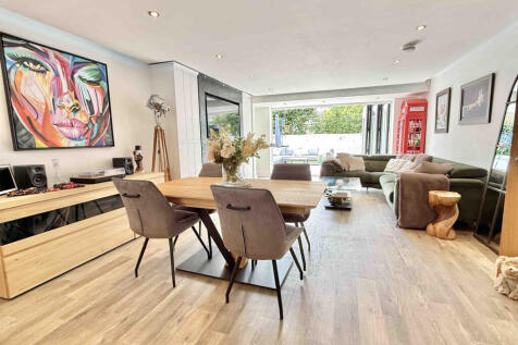 5 BEDROOM CHALET HOME