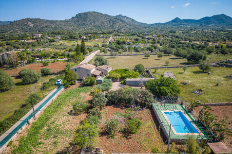 Traditional finca in the rural and quiet part of Sant Llorenç