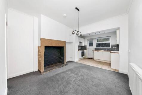 OPEN-PLAN DINING KITCHEN