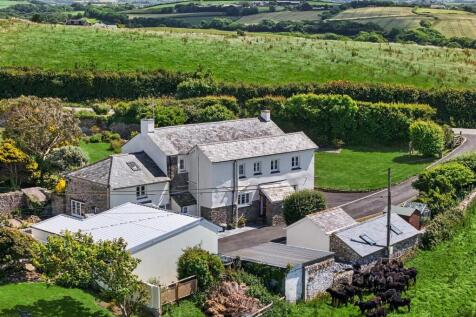 Hele Farmhouse
