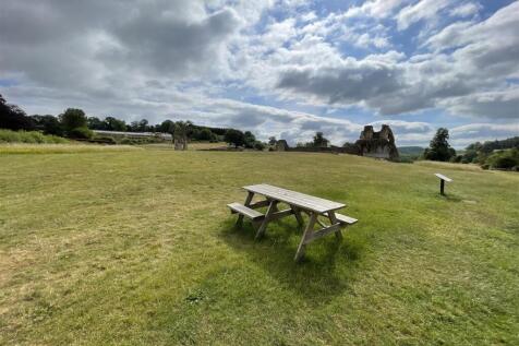 Retail Property (high street) to rent Image 4