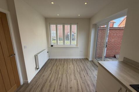 Windell Drive, Bury St. Edmunds photo 3