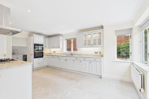Garnons, Gosmore Road, Hitchin photo 4