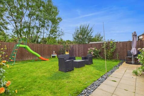 CAM03729G0-PR0132-STILL042