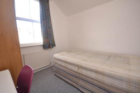 St Edwards Road, University Area photo 4