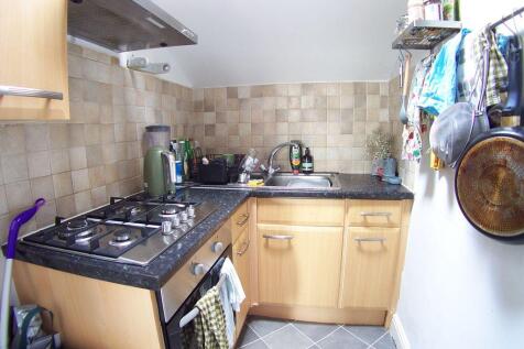 9 Inglewood Terrace, Leeds photo 4