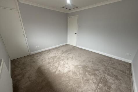 Radcot Close, Maidenhead, SL6 photo 4