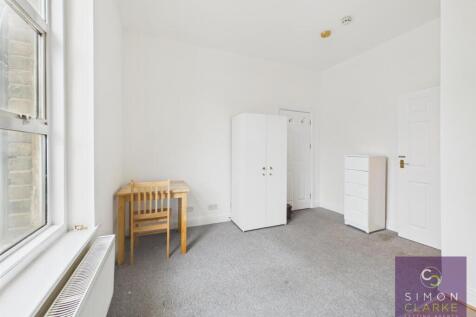 CAM05425G0-PR0125-STILL004.jpg