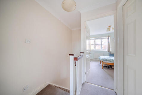 1382499-6-691af8f...