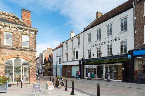 Retail Property (high street) to rent Image 3