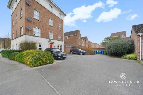 Emerald Crescent, Sittingbourne - Parking area