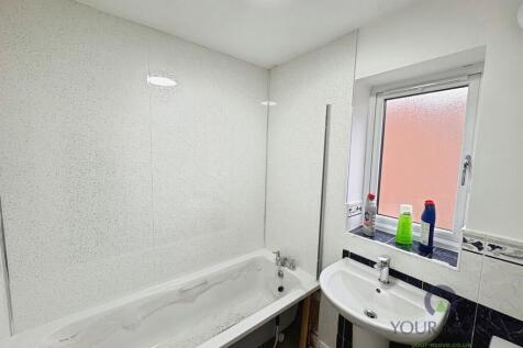 Roewood Close, Kirkby-in-Ashfield, Nottingham, Nottinghamshire, NG17 photo 2