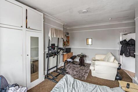 25 Windsor Road, Bournemouth, BH5 1DT