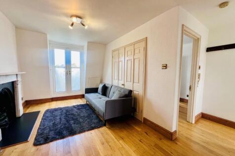Jacksons Road, Holloway photo 5