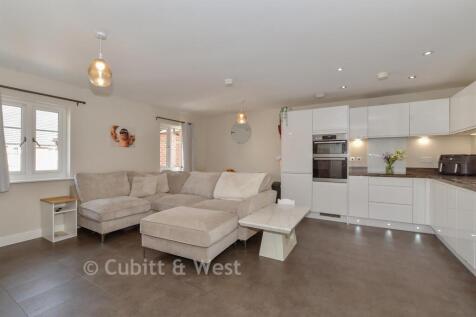 Lounge/Kitchen