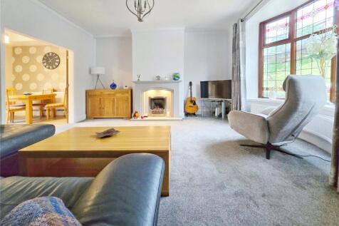 Spacious Lounge