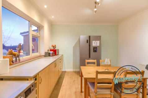 Dining area overlooking garden