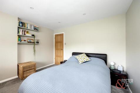 Tredcroft Road, 4-002.jpg