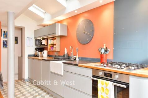 Lounge/ Kitchen