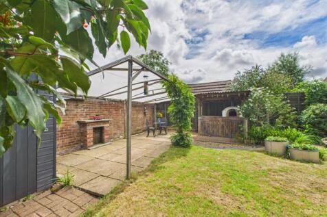 CAM02023G0-PR0155-STILL038