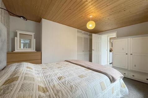 Bedroom(Lower Apartment)
