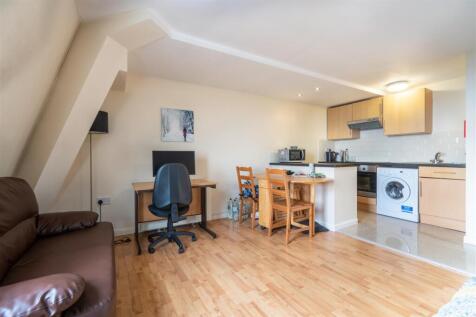 Fllat 6, 2 Moorgate Avenue_.jpg