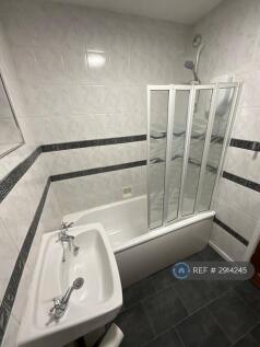 Bathroom (View 2)