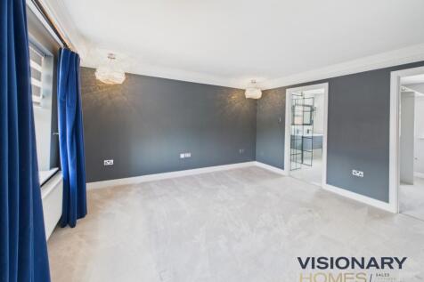 CAM03522G0-PR0217-STILL014