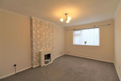 2 Living Room.JPG