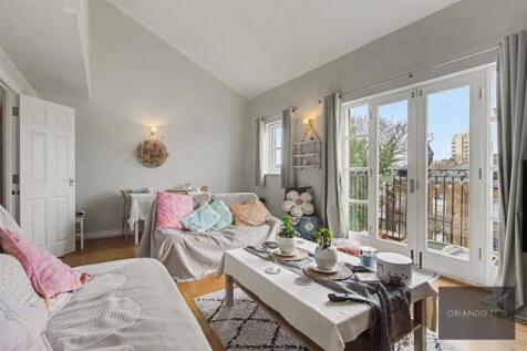 Flat 38, 41 Draymans Court SW9 9QE-2.jpg