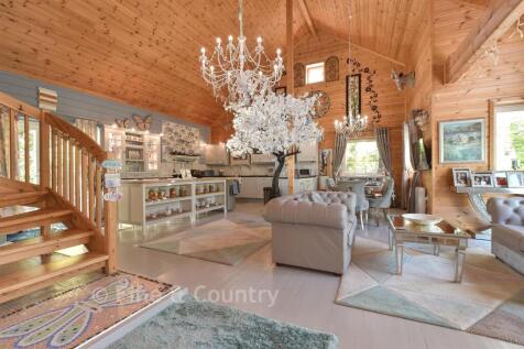 Kitchen/ Living Area