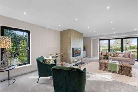 L SHAPED SITTING ROOM