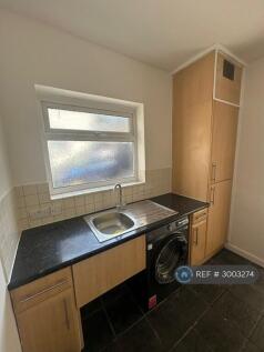 Warwick Avenue, Edgware, HA8 photo 4