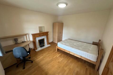 4 bed student house, 17 Nevill Close, CV31 3HG photo 4